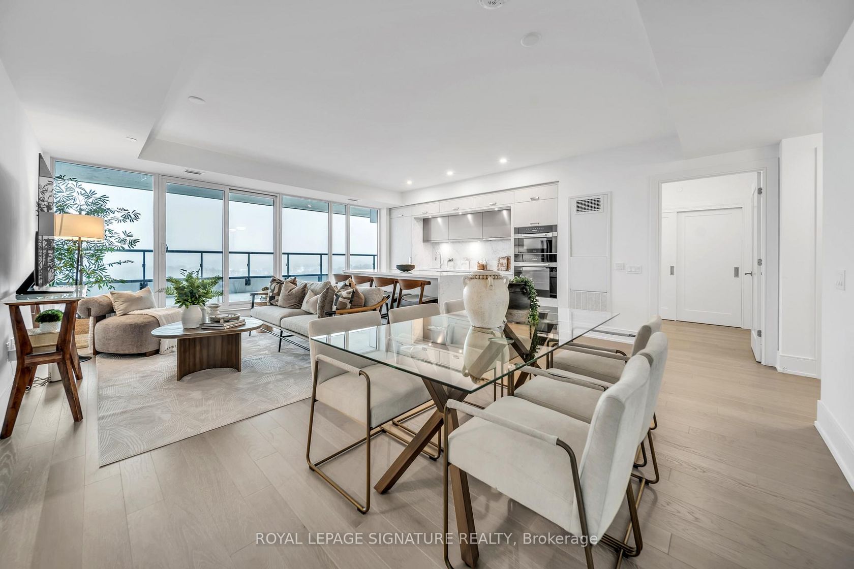 1201 - 10 Inn On The Park Drive, Don Mills, Toronto photo number 2