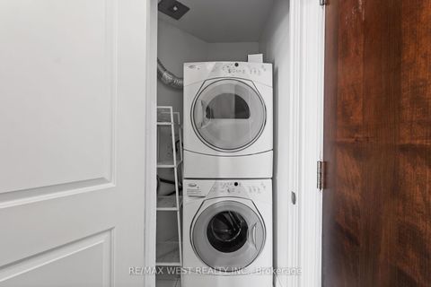 Photo 9 at 511 - 25 Earlington Avenue, Kingsway South, Toronto