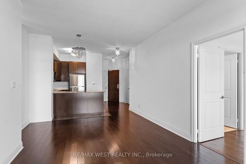Photo 11 at 511 - 25 Earlington Avenue, Kingsway South, Toronto