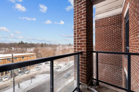 Photo 21 at 511 - 25 Earlington Avenue, Kingsway South, Toronto