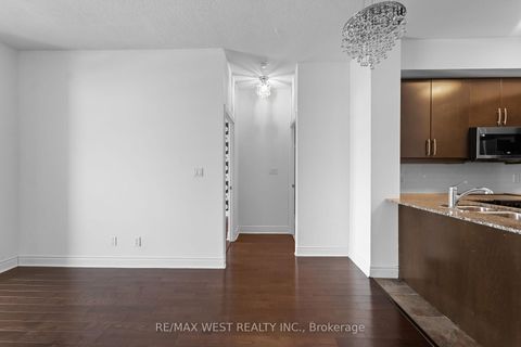 Photo 22 at 511 - 25 Earlington Avenue, Kingsway South, Toronto