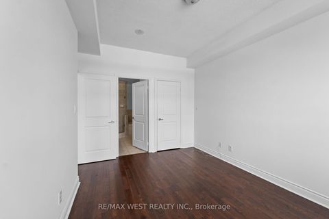 Photo 23 at 511 - 25 Earlington Avenue, Kingsway South, Toronto