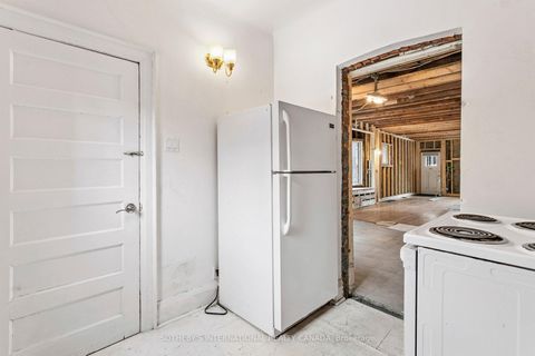 Photo 9 at 34 Indian Road, Swansea, Toronto