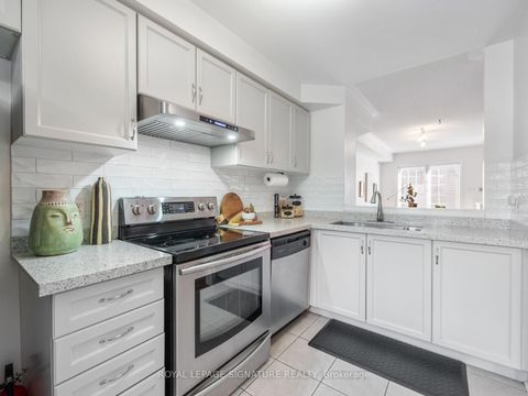 Photo 4 at 985 Roselawn Avenue, Belgravia, Toronto