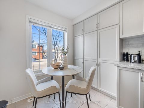 Photo 6 at 985 Roselawn Avenue, Belgravia, Toronto