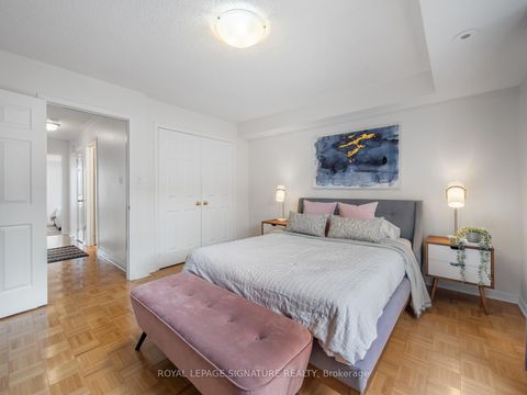Photo 9 at 985 Roselawn Avenue, Belgravia, Toronto