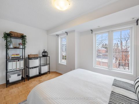 Photo 12 at 985 Roselawn Avenue, Belgravia, Toronto