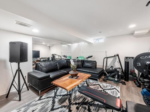 Photo 25 at 985 Roselawn Avenue, Belgravia, Toronto