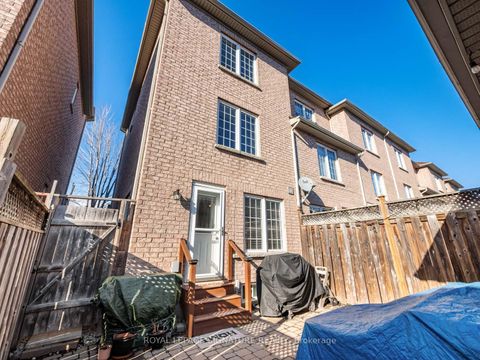 Photo 28 at 985 Roselawn Avenue, Belgravia, Toronto