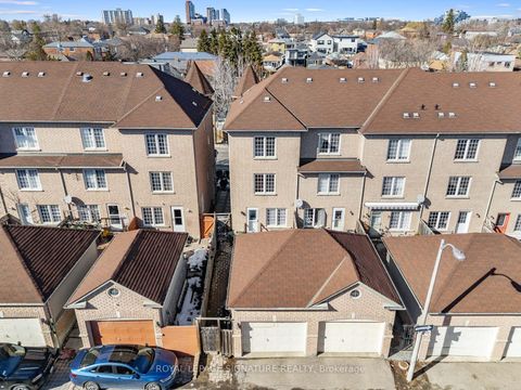 Photo 31 at 985 Roselawn Avenue, Belgravia, Toronto