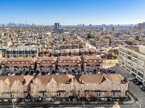 Photo 33 at 985 Roselawn Avenue, Belgravia, Toronto