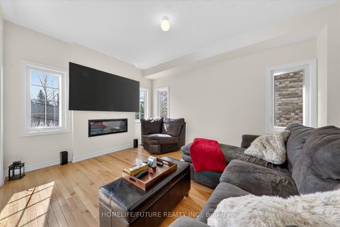 Photo 9 at 21 Jeanne Pynn Avenue, Sutton & Jackson's Point, Georgina