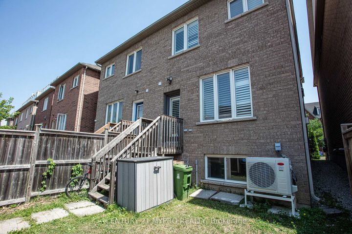 Photo 17 at 22 Mansur Terrace, York University Heights, Toronto