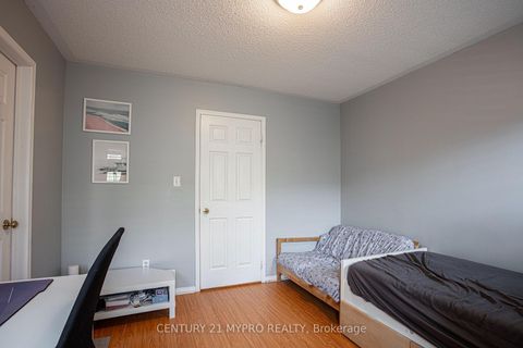 Photo 14 at 22 Mansur Terrace, York University Heights, Toronto