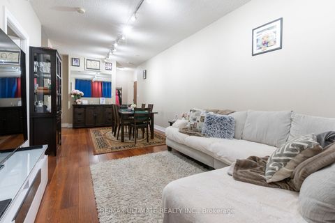 Photo 10 at 105 - 2772 Keele Street, CFB, Toronto