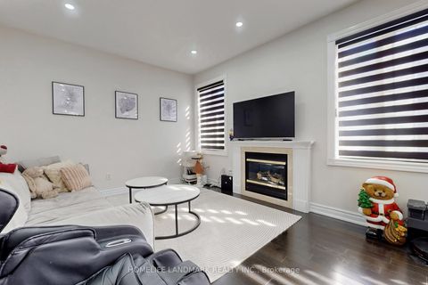 Photo 3 at 52 Lakespring Drive, Cachet, Markham