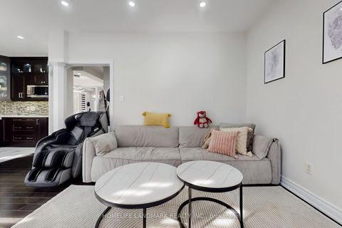 Photo 4 at 52 Lakespring Drive, Cachet, Markham