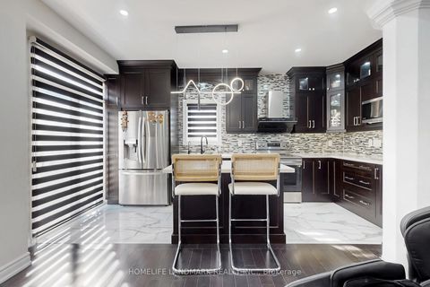 Photo 9 at 52 Lakespring Drive, Cachet, Markham