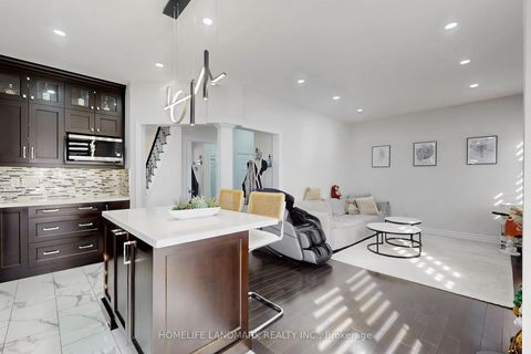 Photo 14 at 52 Lakespring Drive, Cachet, Markham