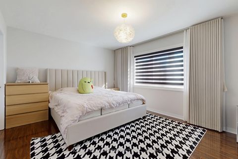 Photo 23 at 52 Lakespring Drive, Cachet, Markham