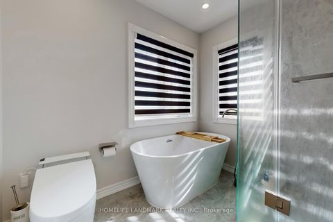 Photo 27 at 52 Lakespring Drive, Cachet, Markham