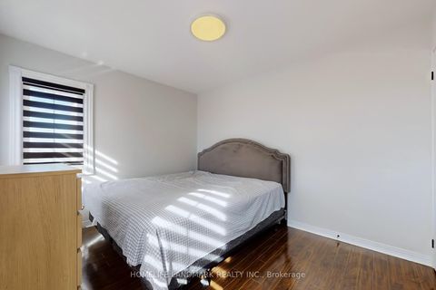 Photo 28 at 52 Lakespring Drive, Cachet, Markham