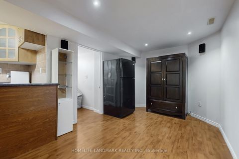 Photo 36 at 52 Lakespring Drive, Cachet, Markham