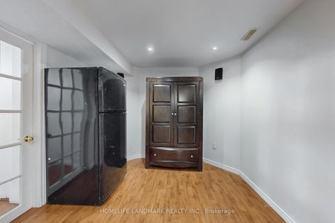 Photo 37 at 52 Lakespring Drive, Cachet, Markham