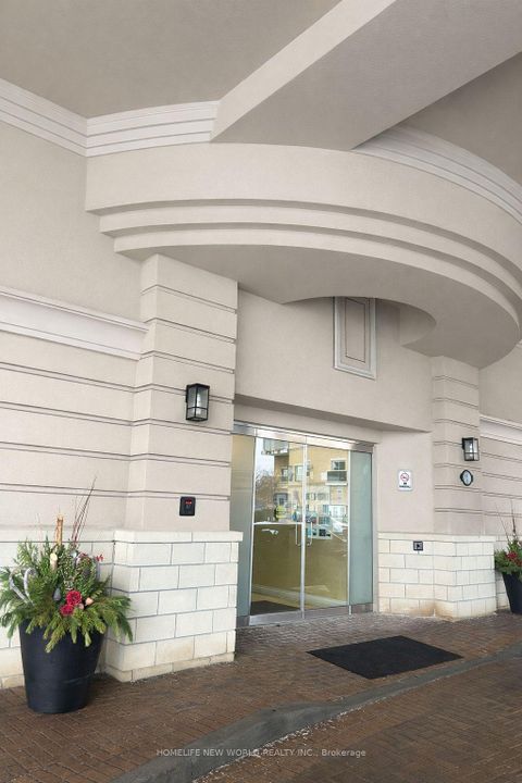 Photo 1 at 609 - 1 Maison Parc Court, Lakeview Estates, Vaughan