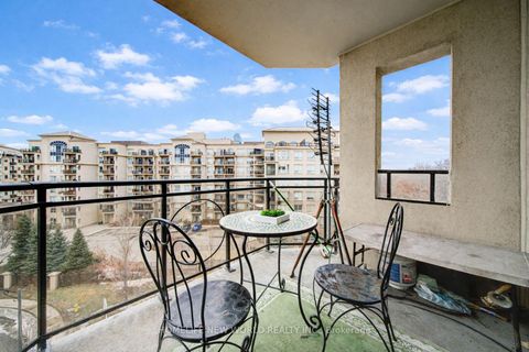 Photo 4 at 609 - 1 Maison Parc Court, Lakeview Estates, Vaughan