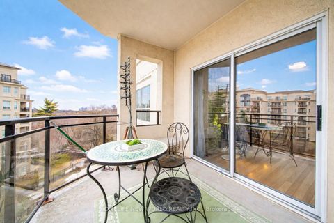 Photo 5 at 609 - 1 Maison Parc Court, Lakeview Estates, Vaughan