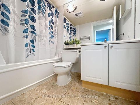 Photo 22 at 626 - 109 Front Street E, Waterfront Communities C8, Toronto