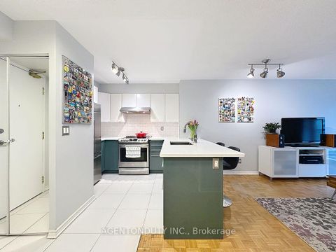 Photo 33 at 626 - 109 Front Street E, Waterfront Communities C8, Toronto