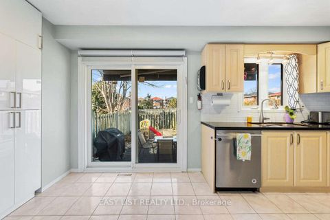 Photo 6 at 109 Whitney Place, Lakeview Estates, Vaughan