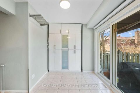 Photo 8 at 109 Whitney Place, Lakeview Estates, Vaughan