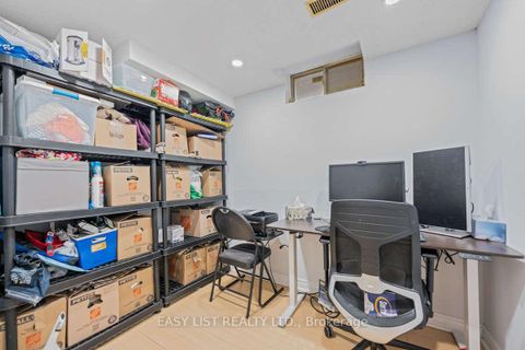 Photo 16 at 109 Whitney Place, Lakeview Estates, Vaughan