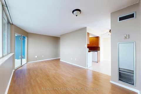 Photo 2 at 1911 - 10 Markbrook Lane, Jamestown, Toronto