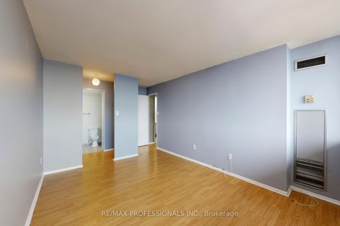 Photo 11 at 1911 - 10 Markbrook Lane, Jamestown, Toronto