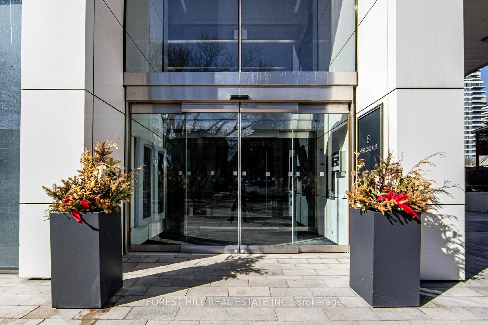 931 - 8 Hillsdale Avenue, Mount Pleasant West, Toronto photo number 2