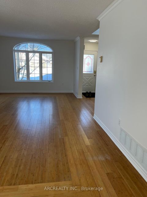 Photo 7 at 41 Canary Reed Court, Holly, Barrie