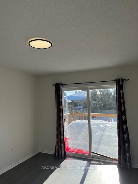 Photo 8 at 41 Canary Reed Court, Holly, Barrie