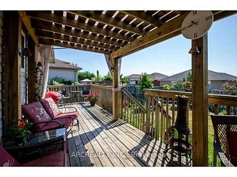 Photo 20 at 41 Canary Reed Court, Holly, Barrie