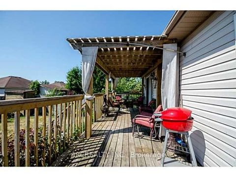 Photo 21 at 41 Canary Reed Court, Holly, Barrie