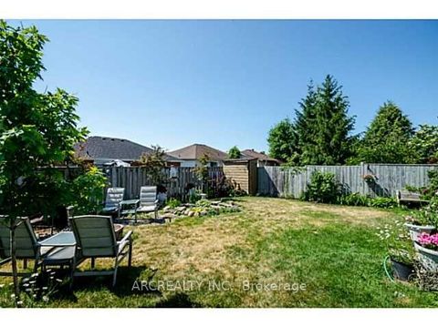 Photo 22 at 41 Canary Reed Court, Holly, Barrie