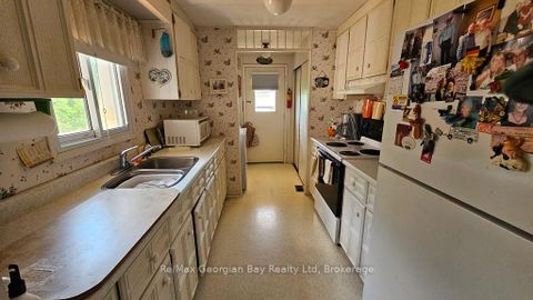 Photo 2 at 27 Mimosa Drive, Rural Innisfil, Innisfil