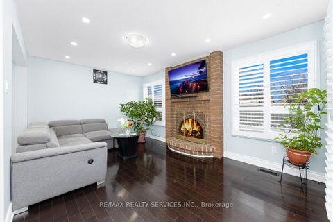 Photo 7 at 161 Hupfield Trail, Malvern, Toronto