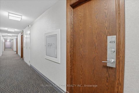 Photo 6 at 409 - 23 Oneida Crescent, Langstaff, Richmond Hill