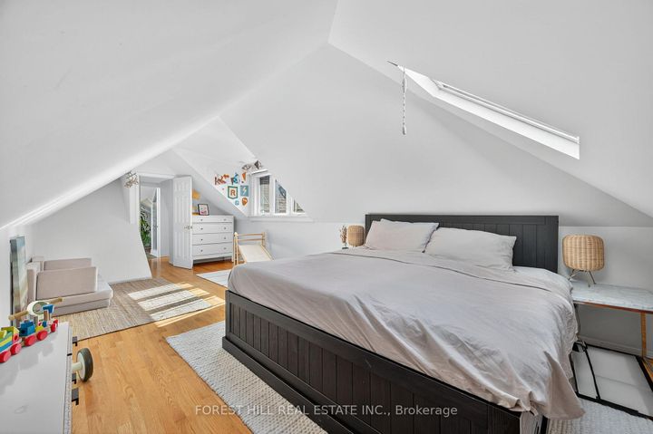 Photo 16 at 210 Kendal Avenue, O'Neill, Oshawa