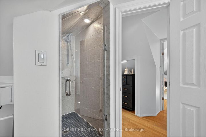 Photo 19 at 210 Kendal Avenue, O'Neill, Oshawa