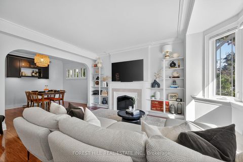 Photo 3 at 210 Kendal Avenue, O'Neill, Oshawa